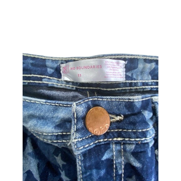 No Boundaries Denim Cutoff Shorts Stars & Red Lace Trim Pockets Frayed Hem Y2K - Picture 2 of 8